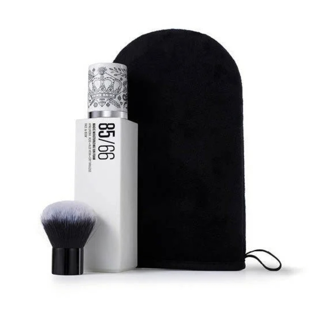 IL Makiage Black and White Brush Set with Mitt & Tan Mousse